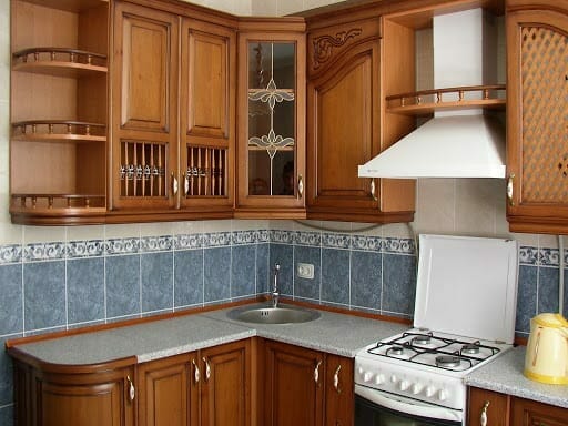 صور مطابخ خشمونيوم صغيرة 2025 | مطابخ خشمونيوم الوان 11 تصميم مطابخ خشمونيوم صغيرة شيك