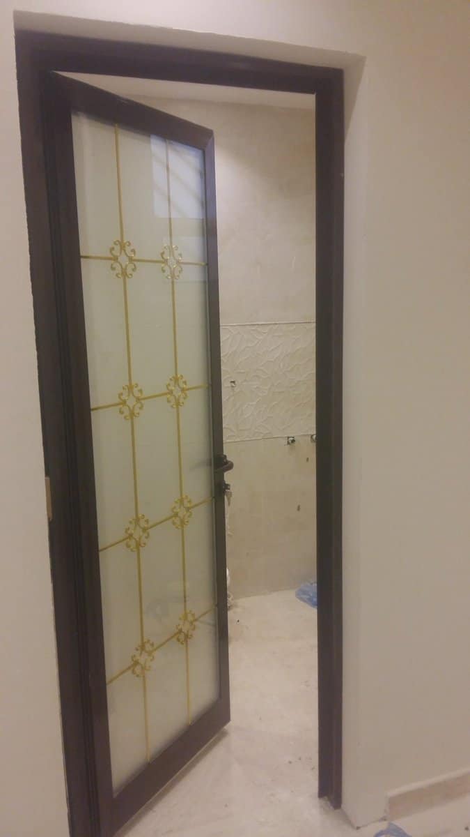 اشكال ابواب الوميتال للحمامات 2026 - شركة العالمية للتند والتغطيات ...