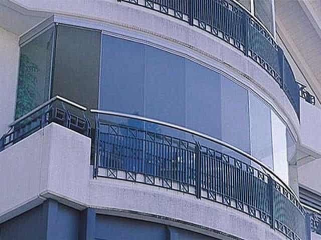 اشكال ابواب الوميتال للبلكونات | اشكال تقفيل بلكونات الوميتال 11 اشكال تقفيل بلكونات الوميتال جديدة