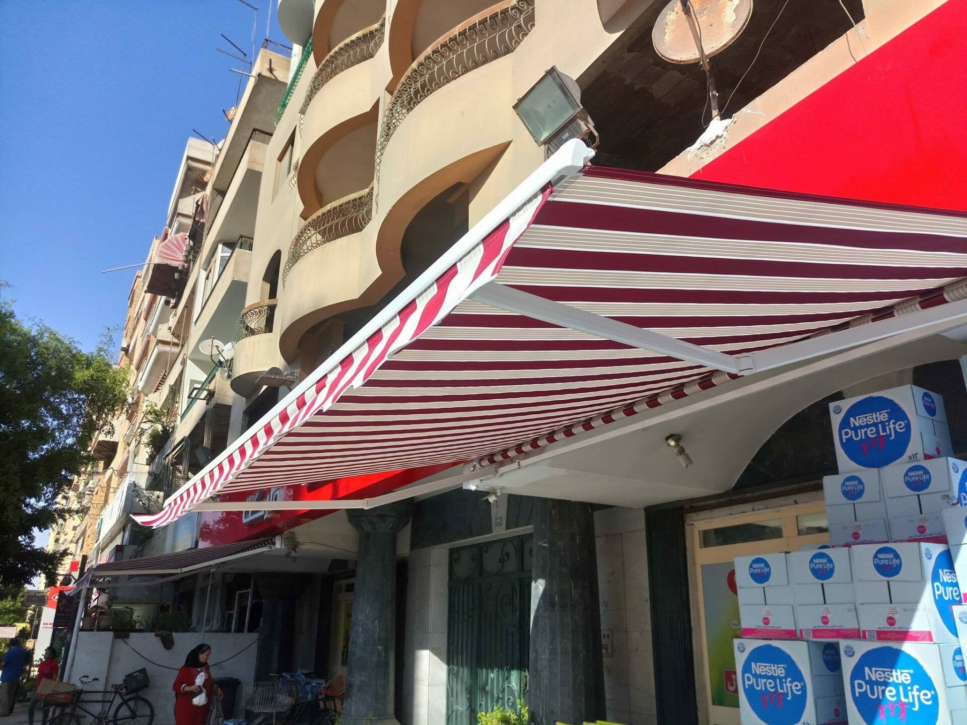 اشكال مظلات واجهات محلات والمطاعم 01555464501 21 اشكال مظلات مطاعم متحركة