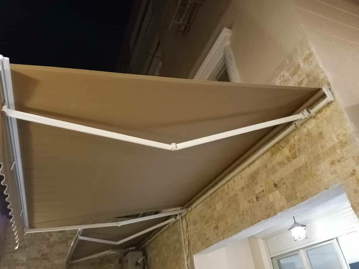 مظلات خارجية متحركة حديثة 01555464501 7 مظلات للروف خلرجية متحركة يدويا بلون بيج